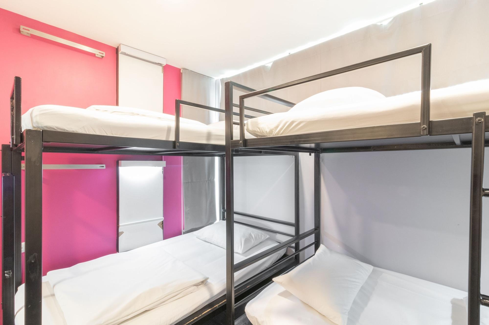 Cheqinn Hostel - Sukhumvit 4 Nana Plaza Bangkok Zewnętrze zdjęcie