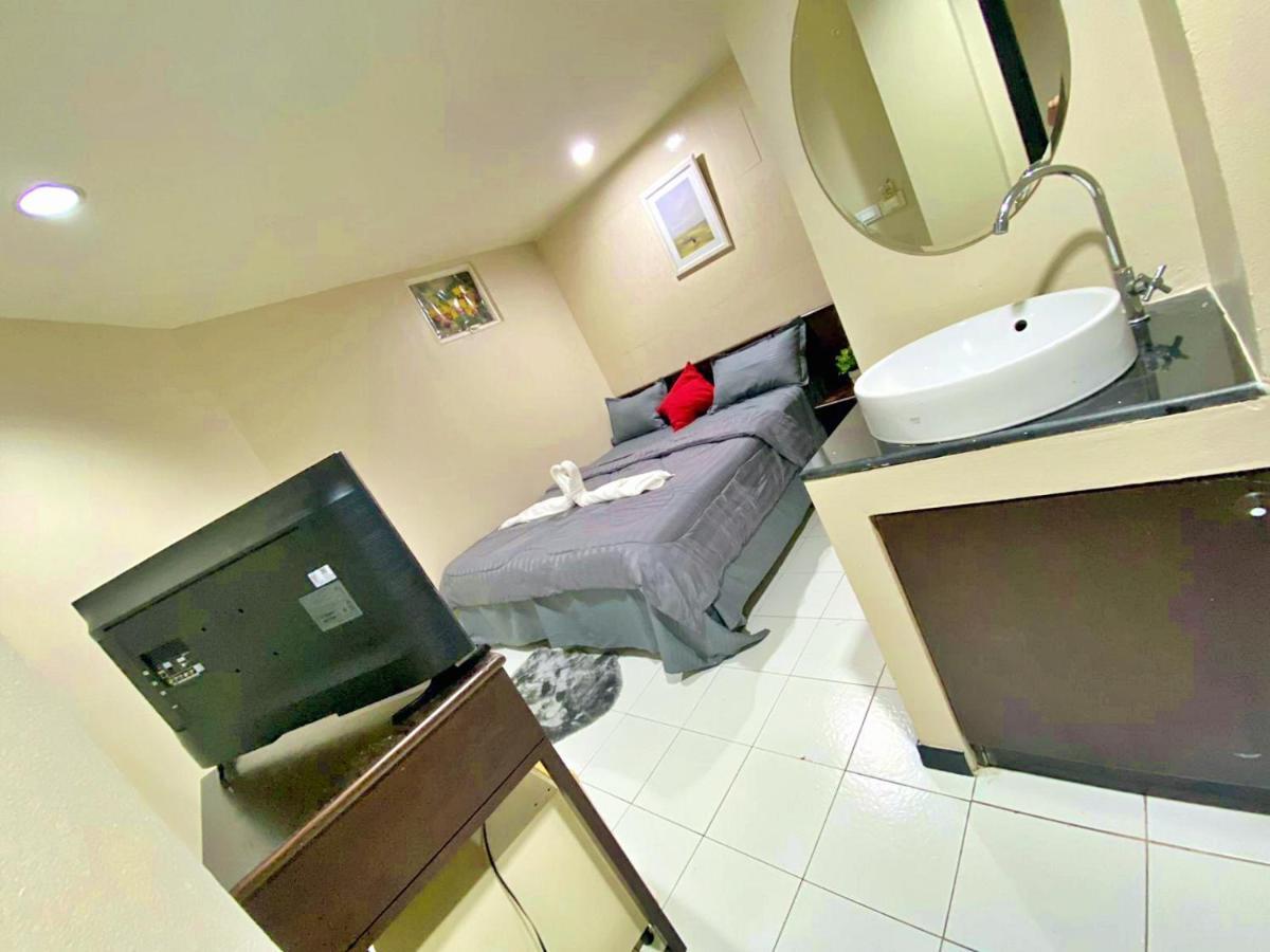 Cheqinn Hostel - Sukhumvit 4 Nana Plaza Bangkok Zewnętrze zdjęcie