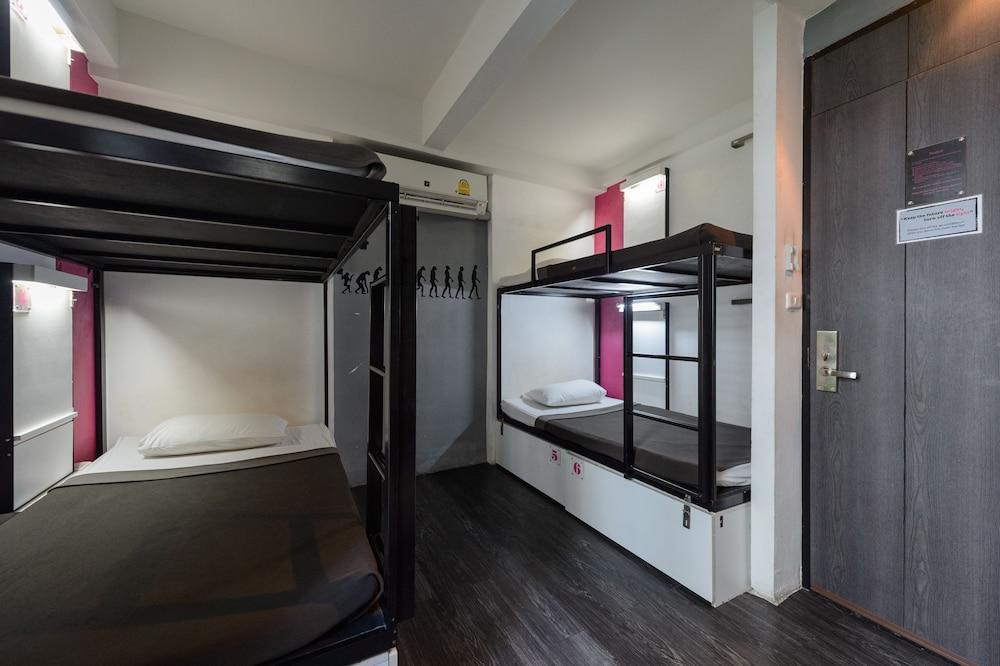 Cheqinn Hostel - Sukhumvit 4 Nana Plaza Bangkok Zewnętrze zdjęcie