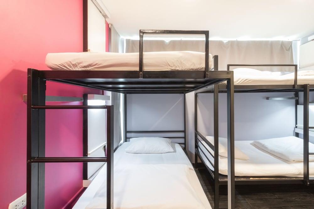 Cheqinn Hostel - Sukhumvit 4 Nana Plaza Bangkok Zewnętrze zdjęcie