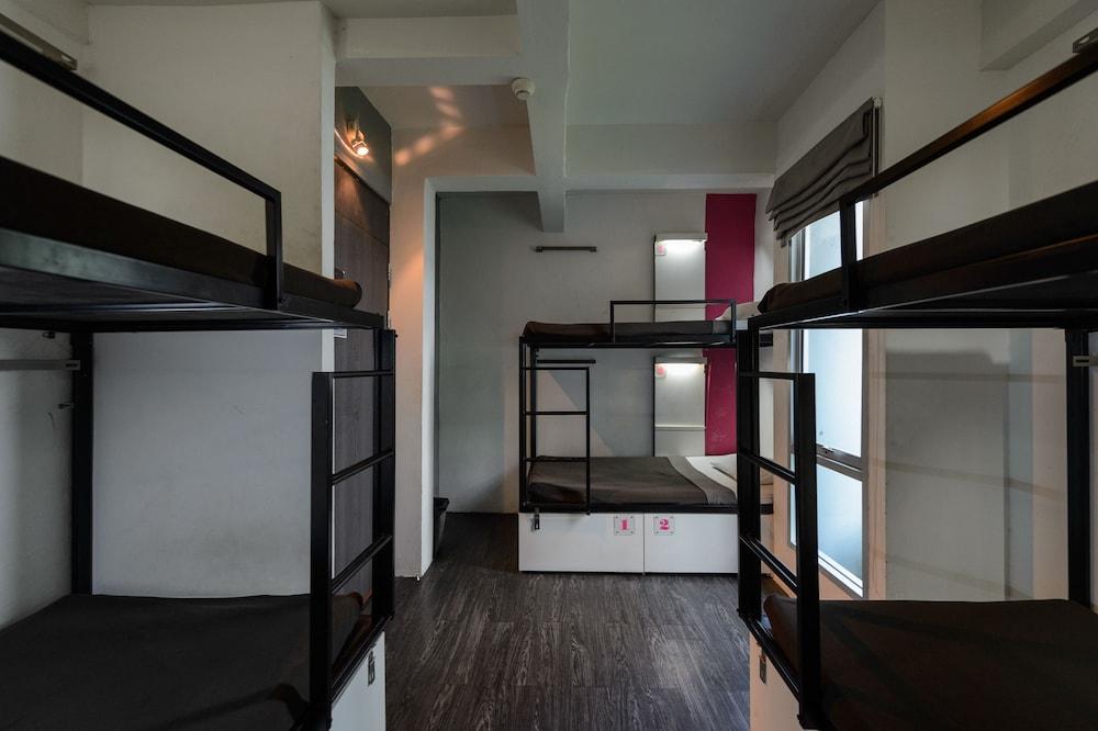 Cheqinn Hostel - Sukhumvit 4 Nana Plaza Bangkok Zewnętrze zdjęcie