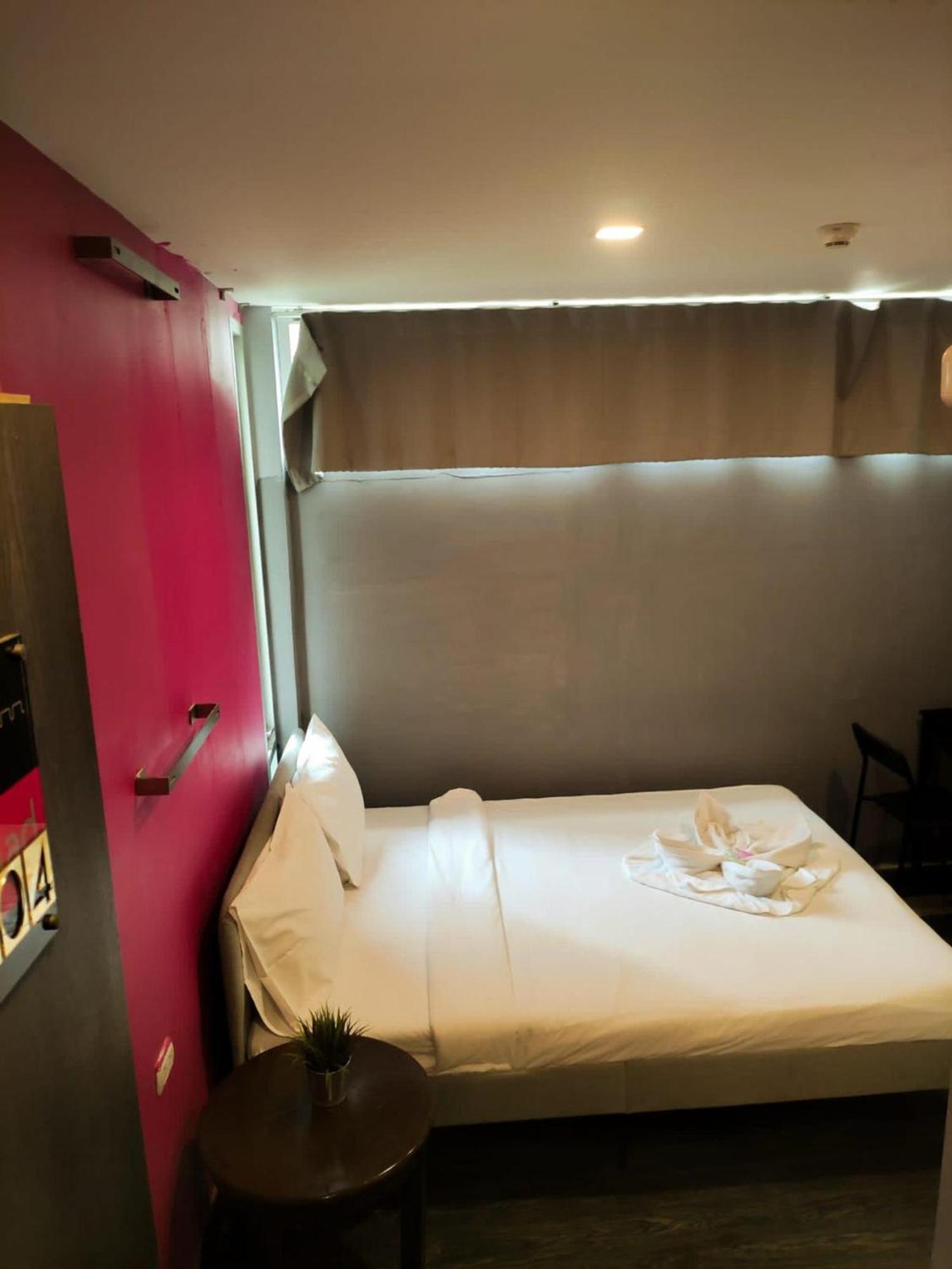 Cheqinn Hostel - Sukhumvit 4 Nana Plaza Bangkok Zewnętrze zdjęcie