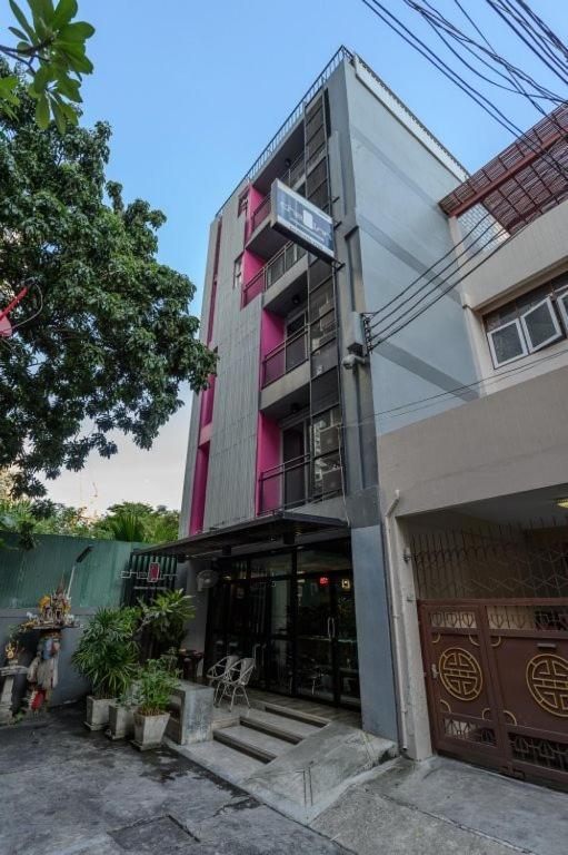 Cheqinn Hostel - Sukhumvit 4 Nana Plaza Bangkok Zewnętrze zdjęcie