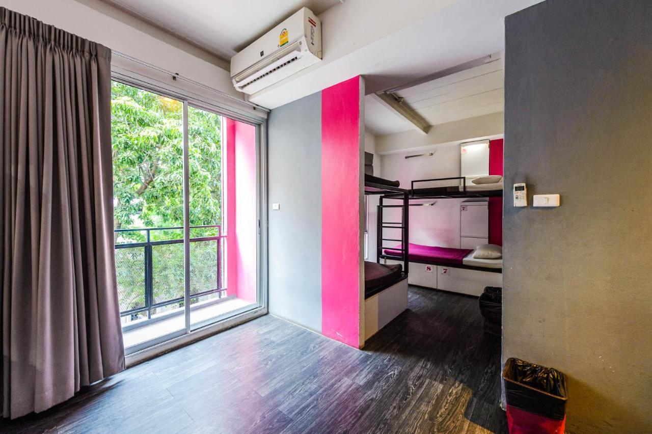 Cheqinn Hostel - Sukhumvit 4 Nana Plaza Bangkok Zewnętrze zdjęcie