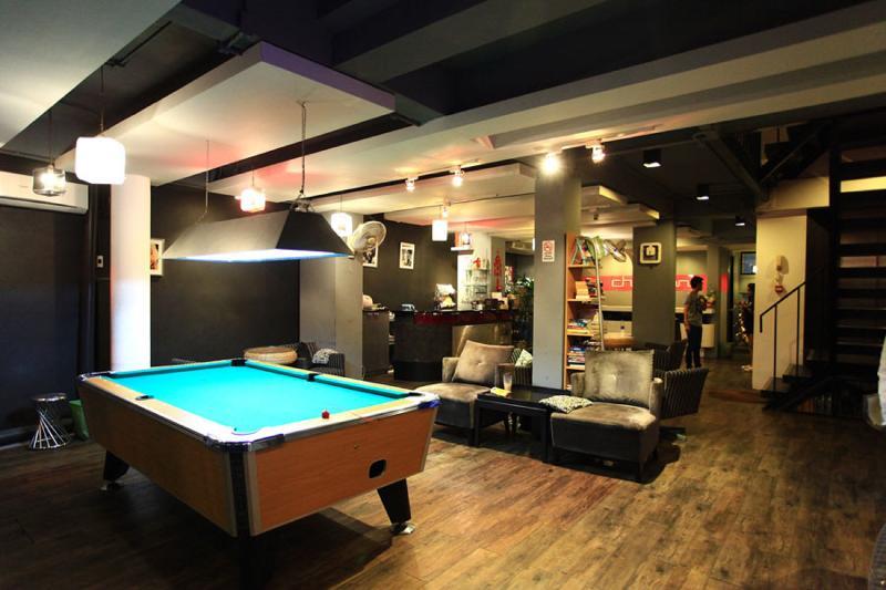 Cheqinn Hostel - Sukhumvit 4 Nana Plaza Bangkok Zewnętrze zdjęcie
